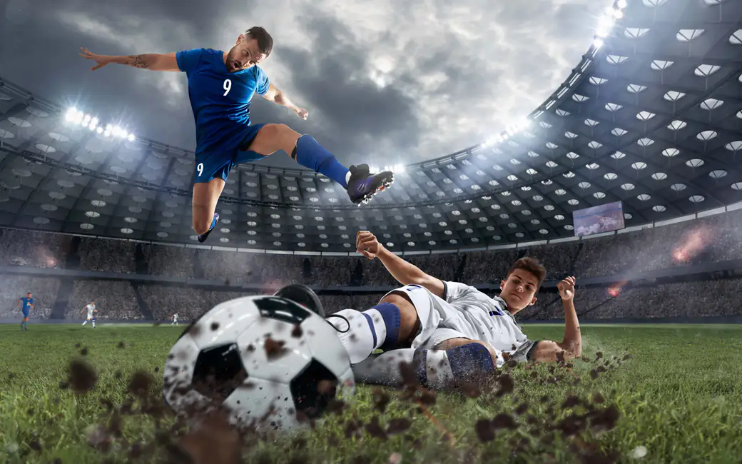 Soccer players competing for ball — desktop and phone wallpaper, free download