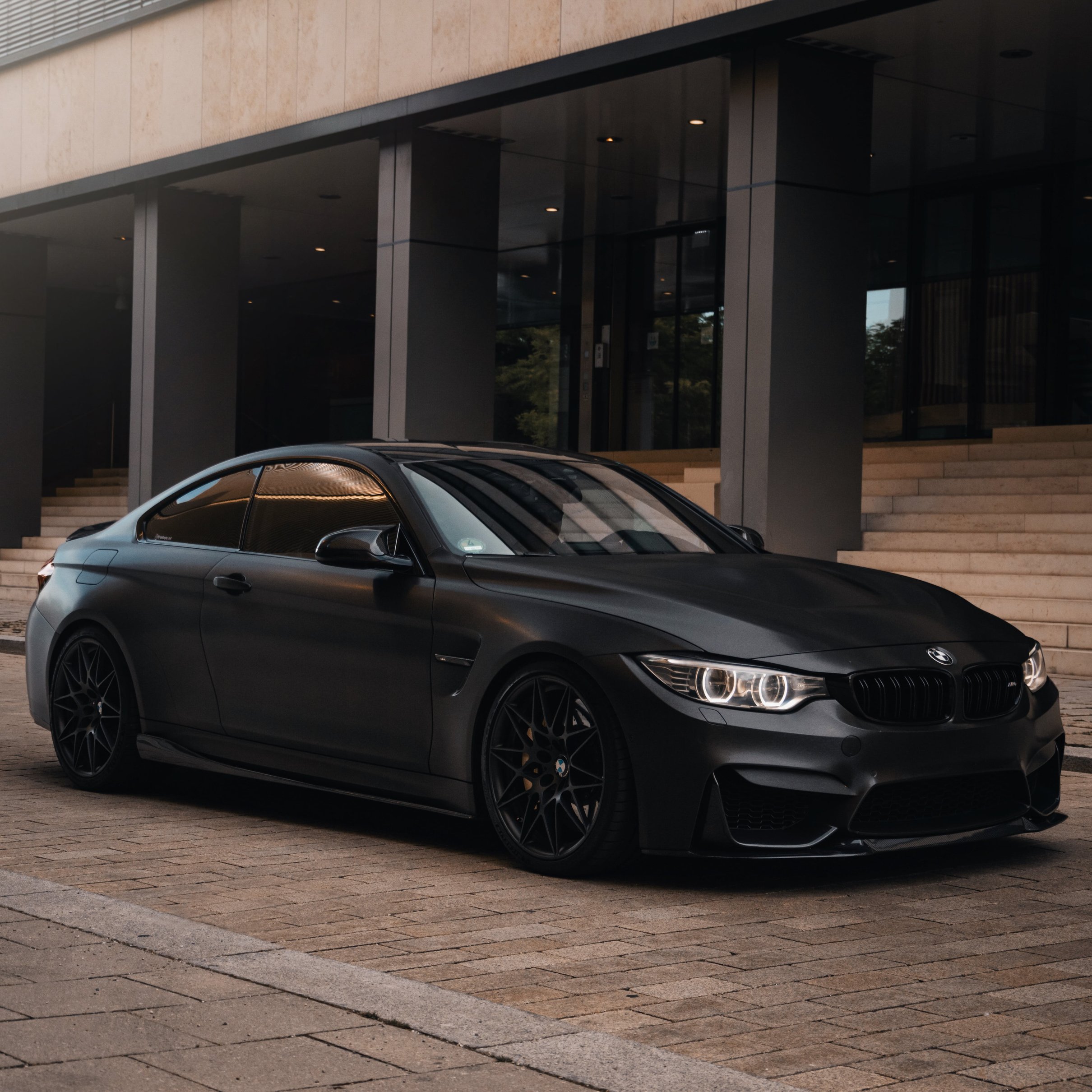 BMW M4 F82 front view - Wallpapers for iPad Pro 11″ 2024 in 2420x2420 resolution