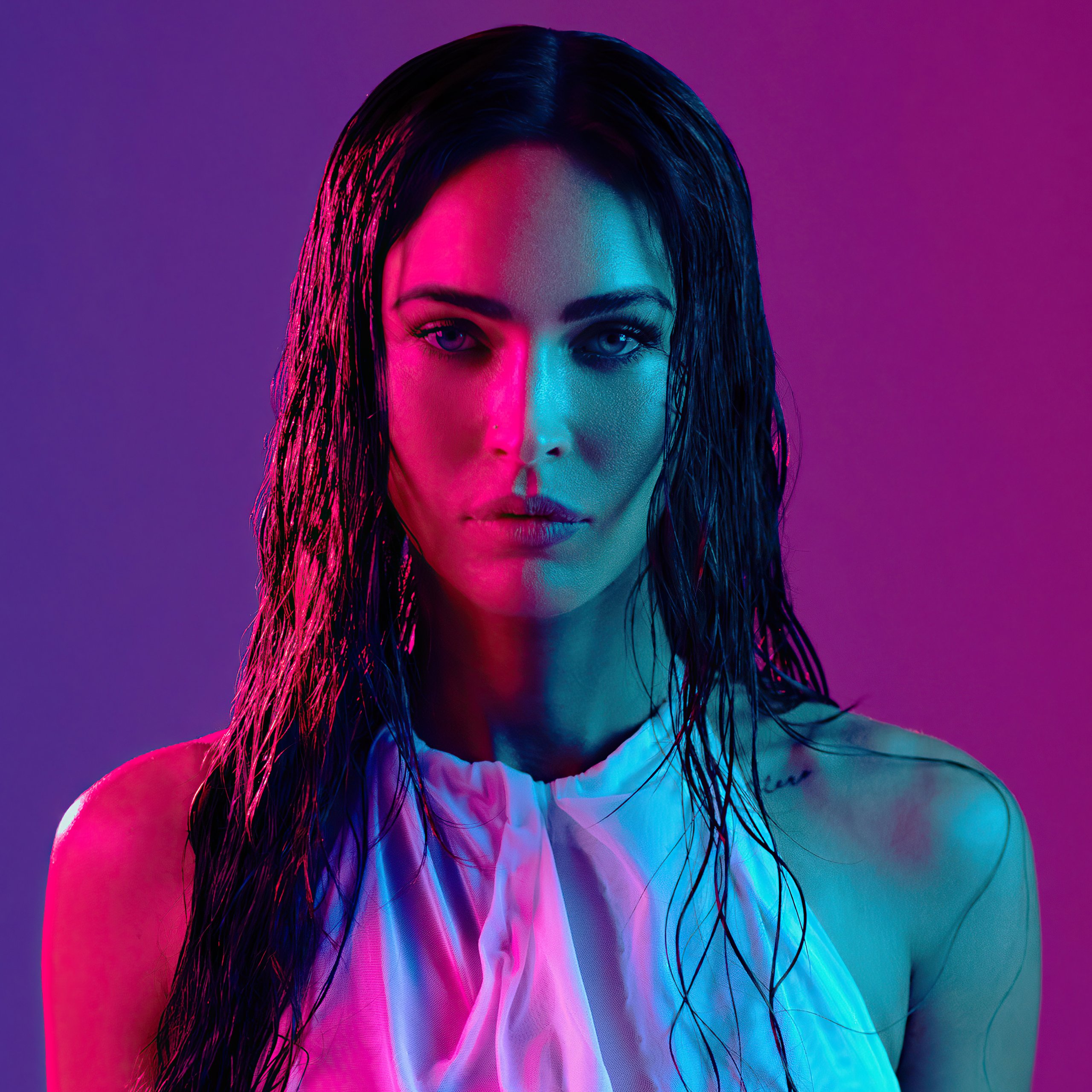 Megan Fox in a stylish look - Wallpapers for Samsung Galaxy Tab S9 FE+/Tab S11, Xiaomi Pad 5, Redmi Pad 2 Pro, POCO Pad in 2560x2560 resolution