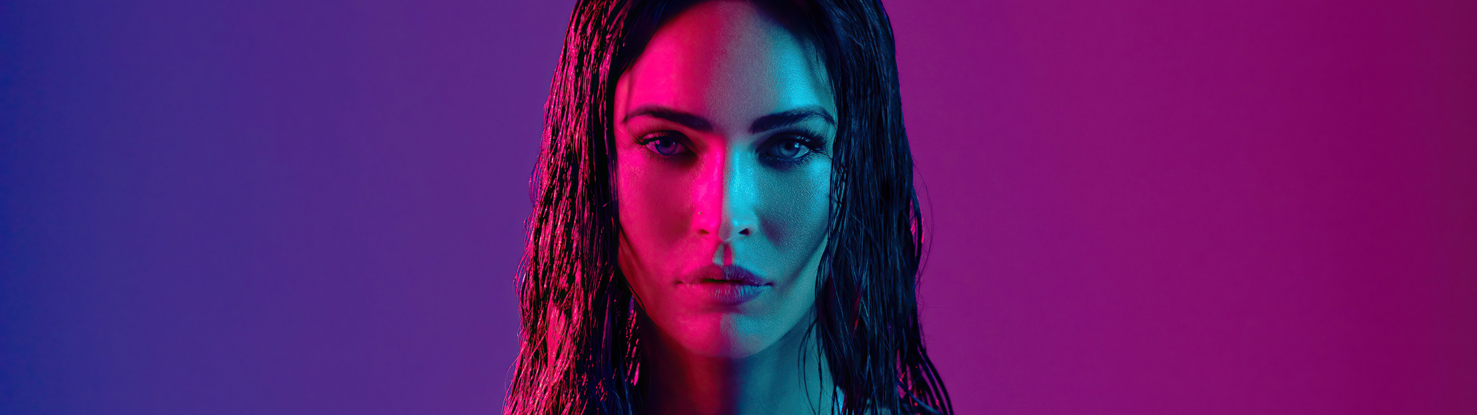 Megan Fox in a stylish look - UltraWide 32:9 wallpapers in 5120x1440 resolution