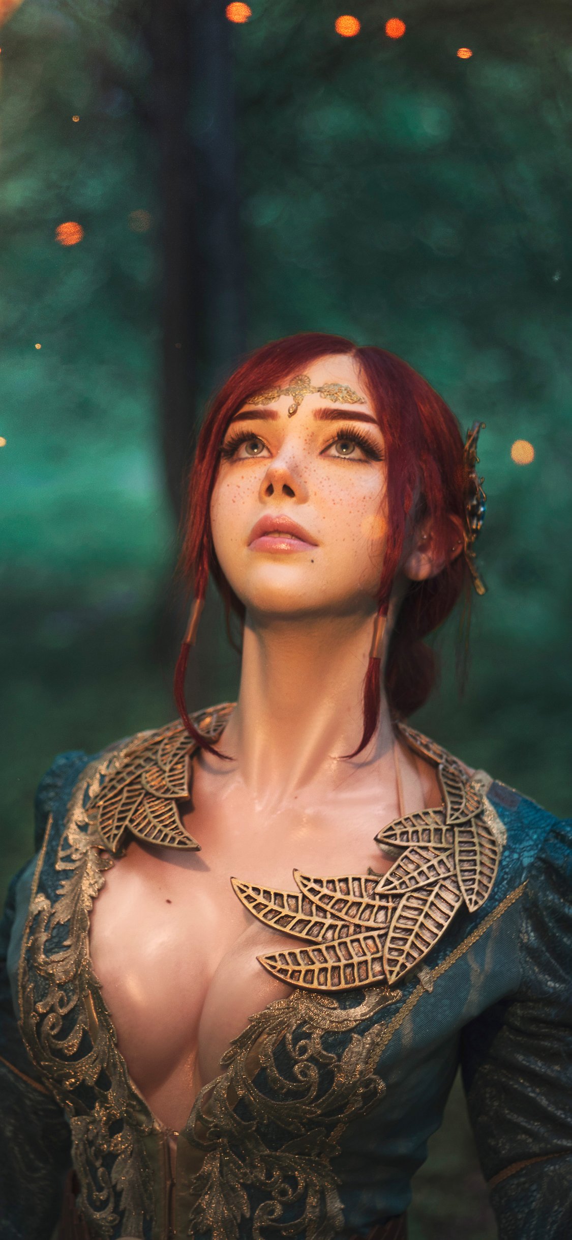 Cosplay Saya Fox as Triss from The Witcher - Wallpapers for iPhone X/XS/11 Pro in 1125x2436 resolution