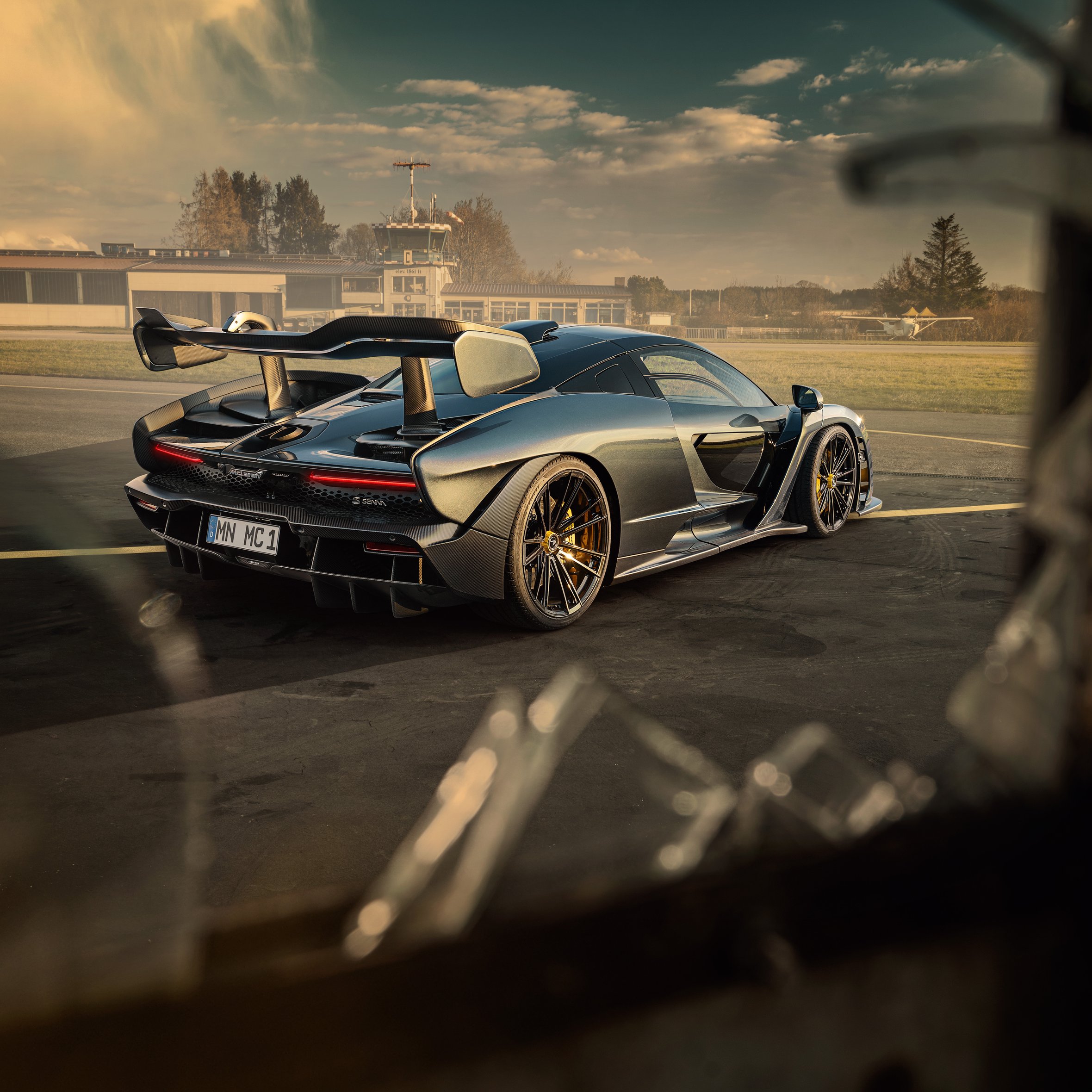 McLaren Senna Novitec side view - Wallpapers for iPad Air 10.9″ in 2360x2360 resolution