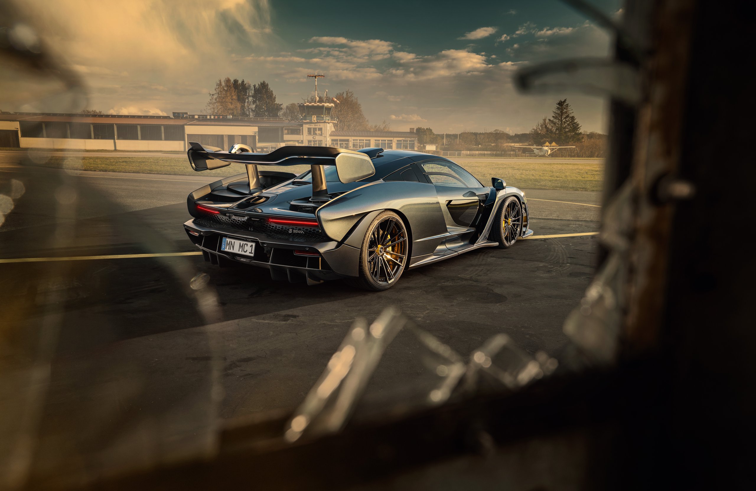 McLaren Senna Novitec side view - Wallpapers for Apple MacBook Air 13 M2″ in 2560x1664 resolution
