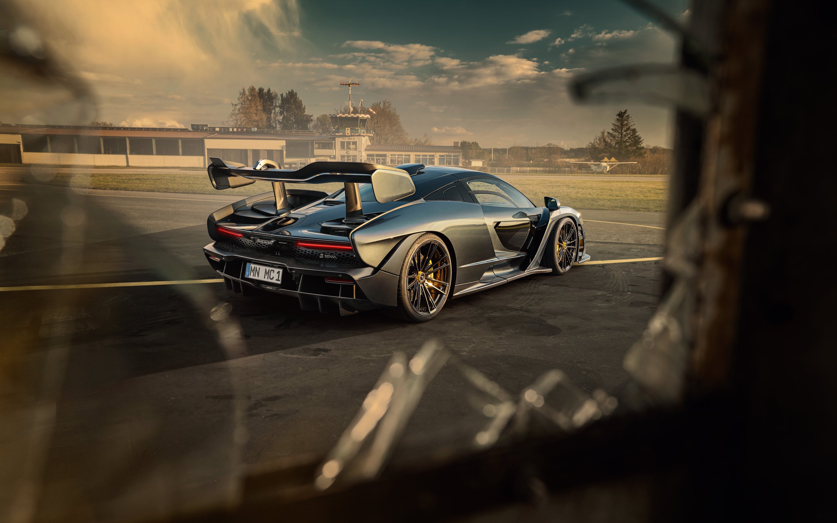 McLaren Senna Novitec side view - Wallpapers for Apple MacBook 15″ in 2880x1800 resolution
