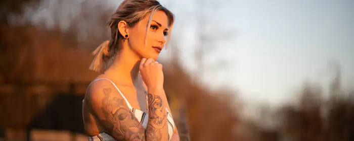 UltraWide 21:9 wallpapers (2560x1080): woman, blonde, tattoos, autumn