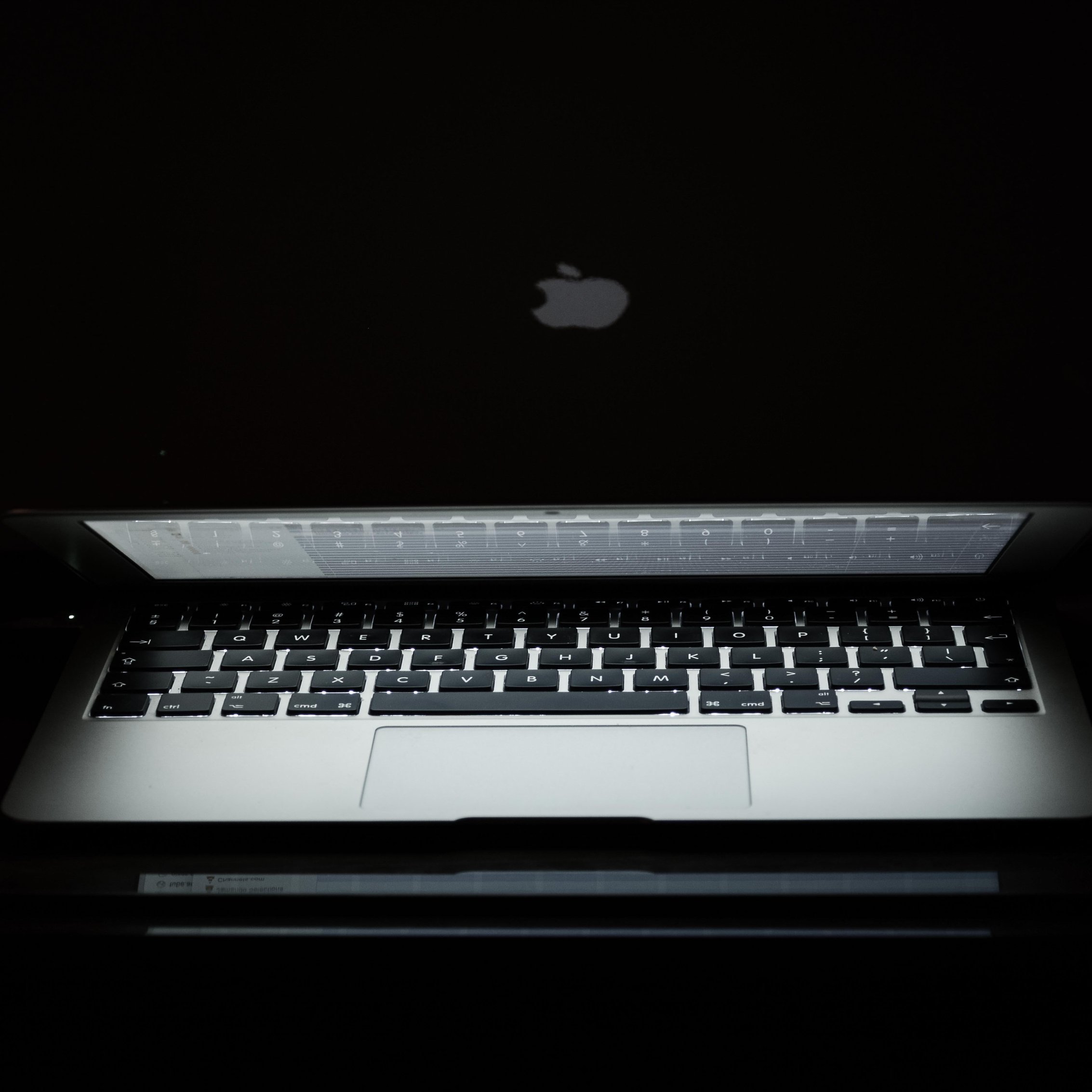 MacBook with a bright backlight - Wallpapers for iPad mini 8.3″ in 2266x2266 resolution