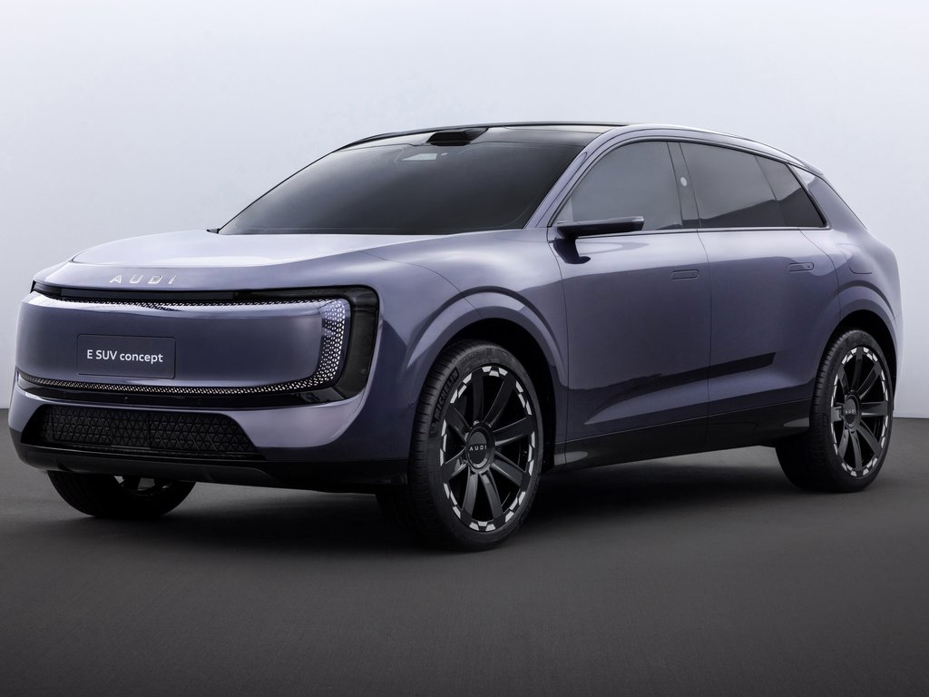 Grey AUDI E SUV Concept - XVGA wallpapers in 1024x768 resolution