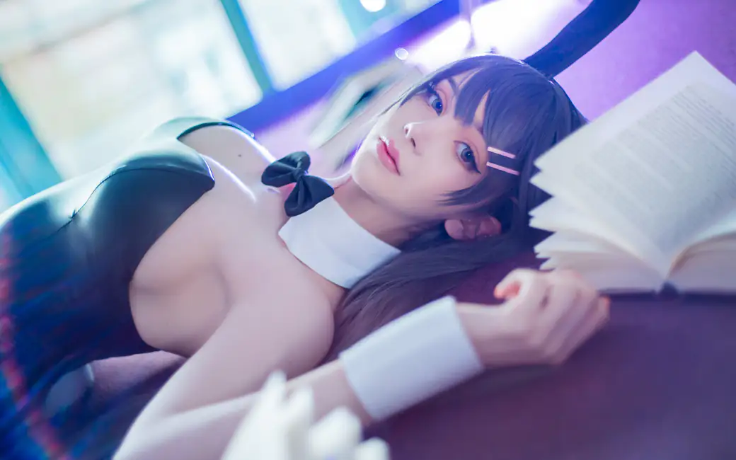 Cosplay Saya Fox as Sakurajima Mai — desktop and phone wallpaper, free download