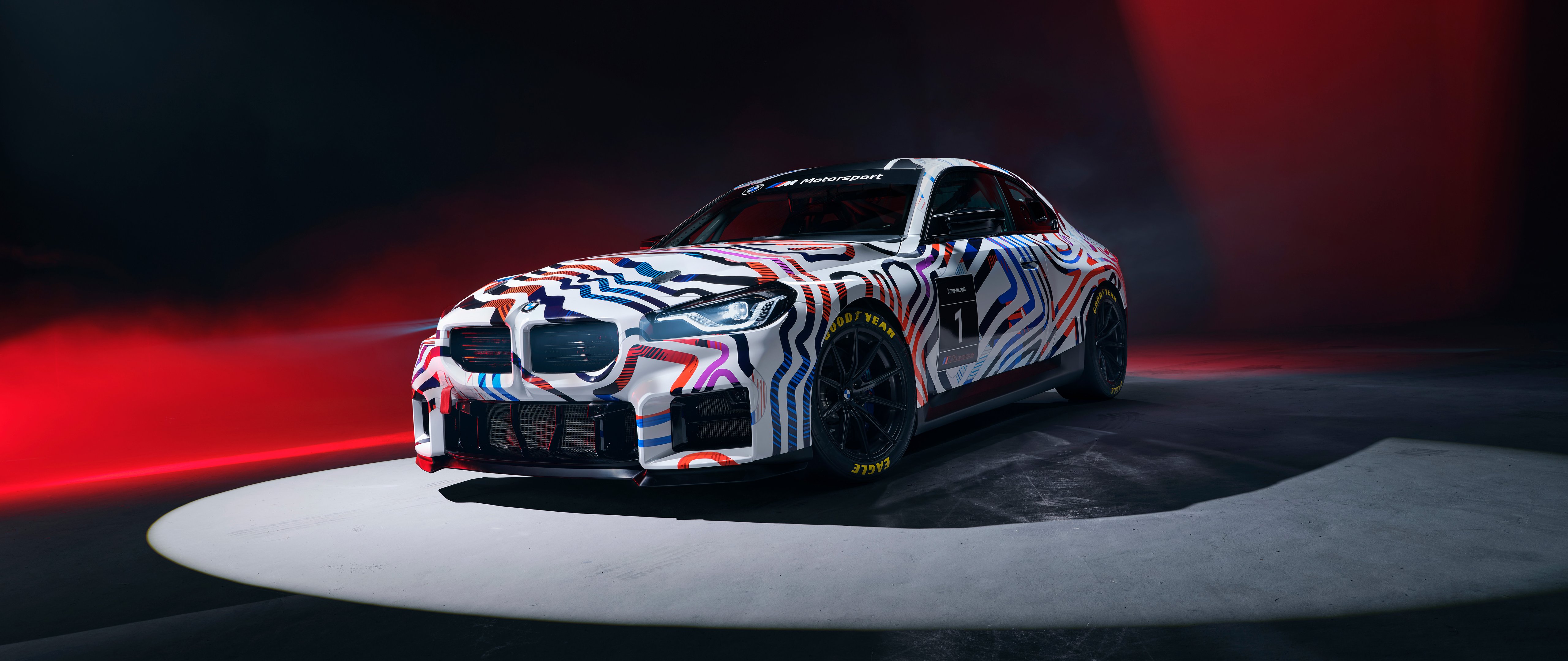 BMW M2 с яркими  полосами - 5K2K UltraWide 21:9 обои в разрешении 5120x2160