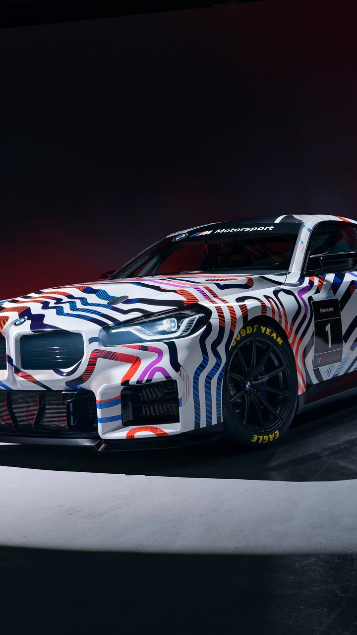 BMW M2 с яркими полосами - Обои для Samsung/LG в разрешении 720x1280