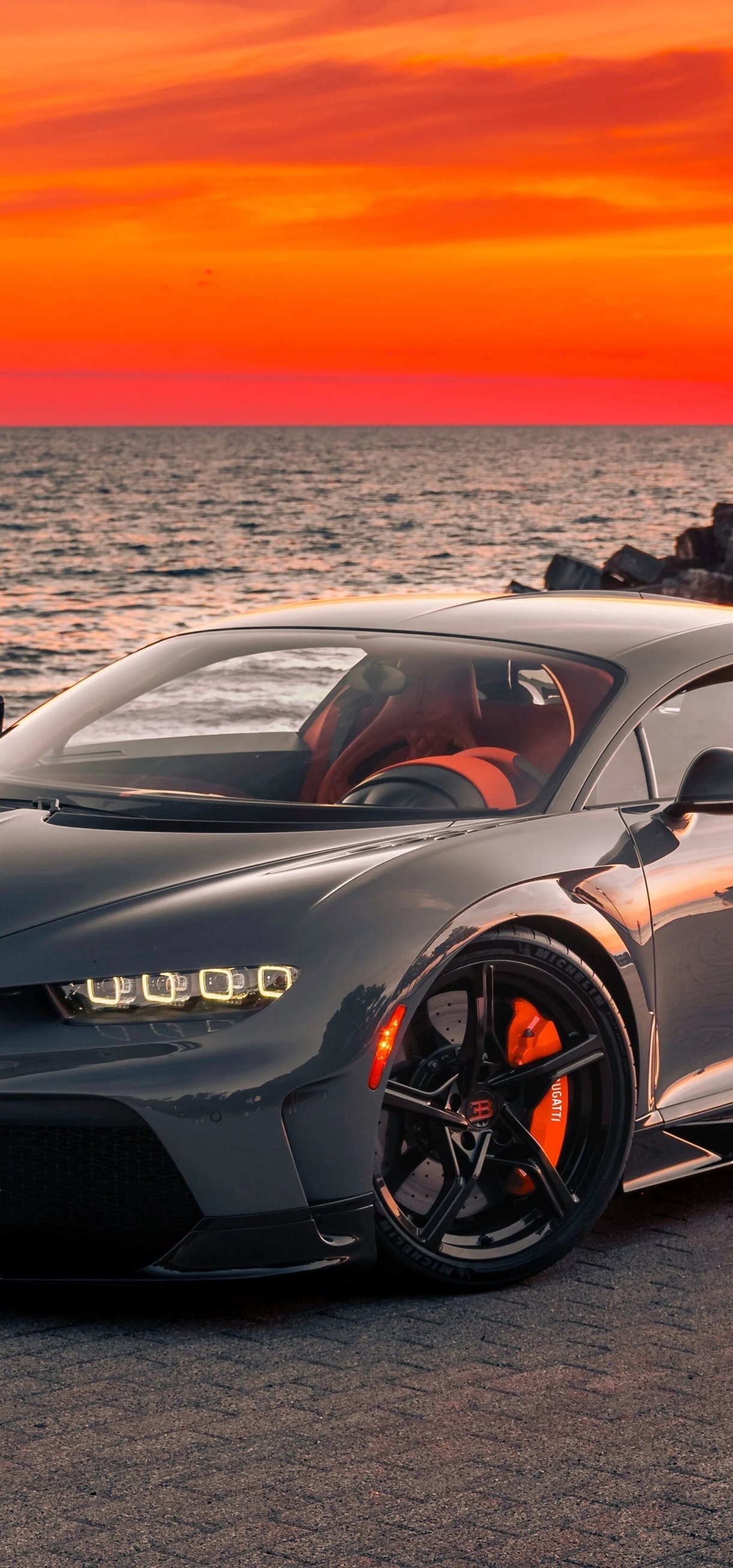 Bugatti Chiron parked by ocean sunset - Wallpapers for Xiaomi 17/17 Pro in 1220x2608 resolution