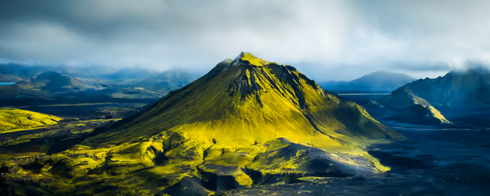 UltraWide 32:9 обои Майлифедль (5120x1440): вулкан, Майлифедль, Исландия, мох