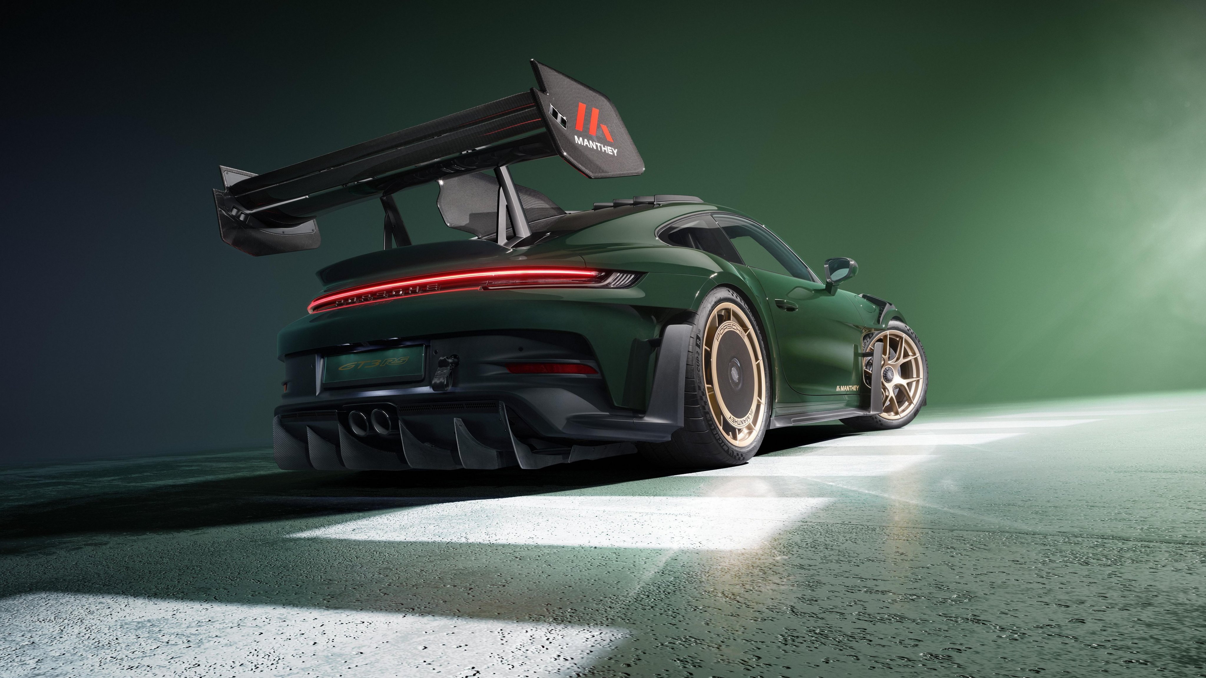 Green Porsche 911 GT3 RS in Manthey body kit - Wallpapers for Apple iMac 21.5″ in 4096x2304 resolution