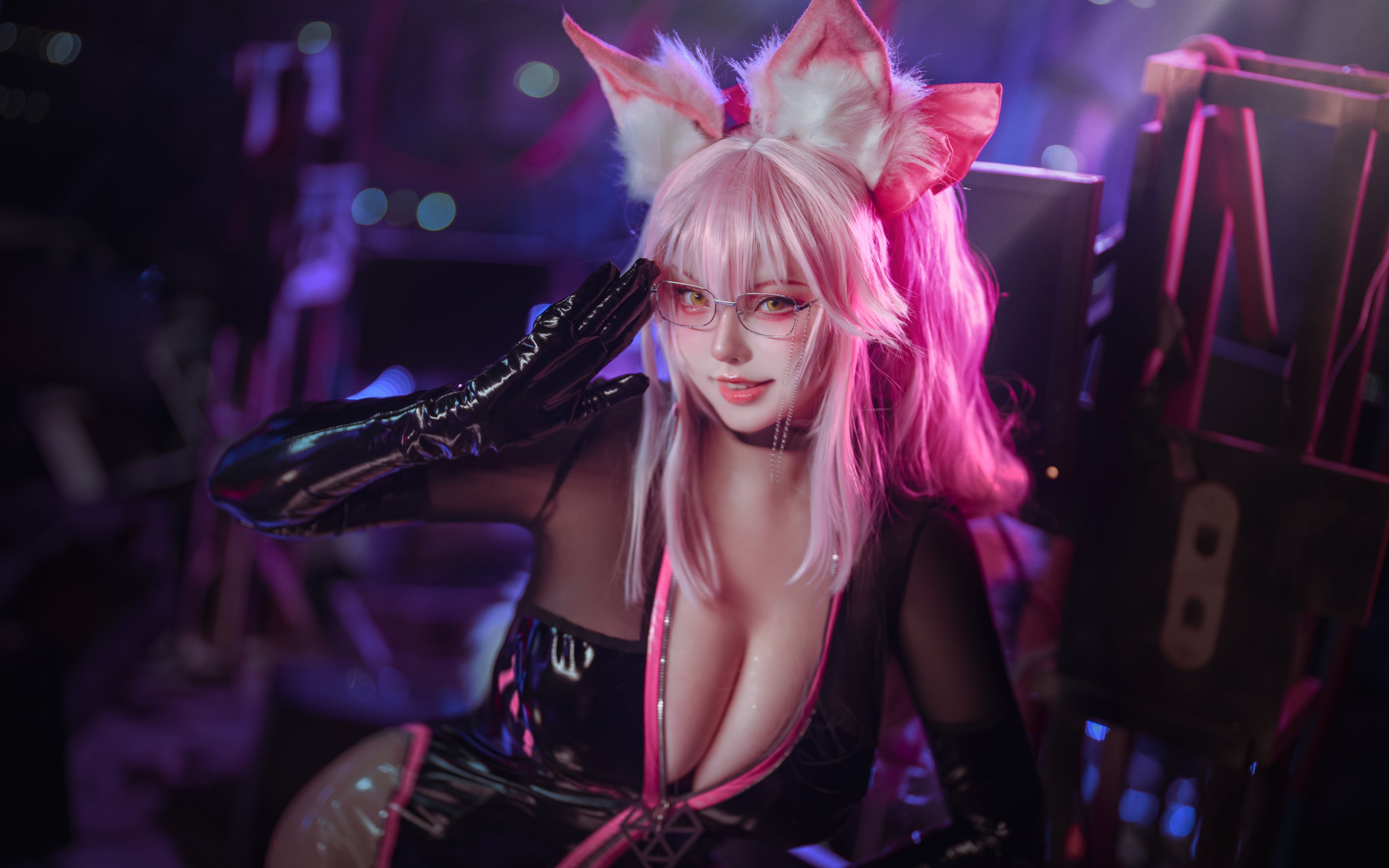 Tacoma Cosplay with Fox Ears - Wallpapers for Apple MacBook 15″ in 2880x1800 resolution