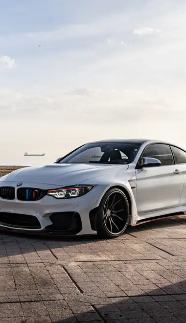 Обои машины: BMW M4, обвес, купе, пляж