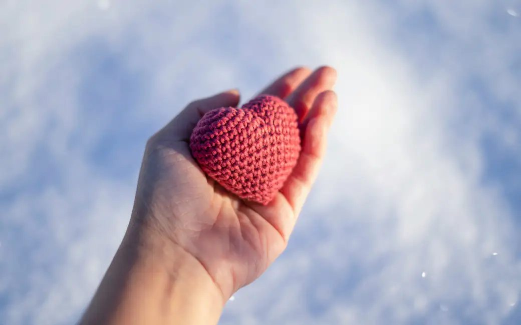 Valentines Day Heart — desktop and phone wallpaper, free download
