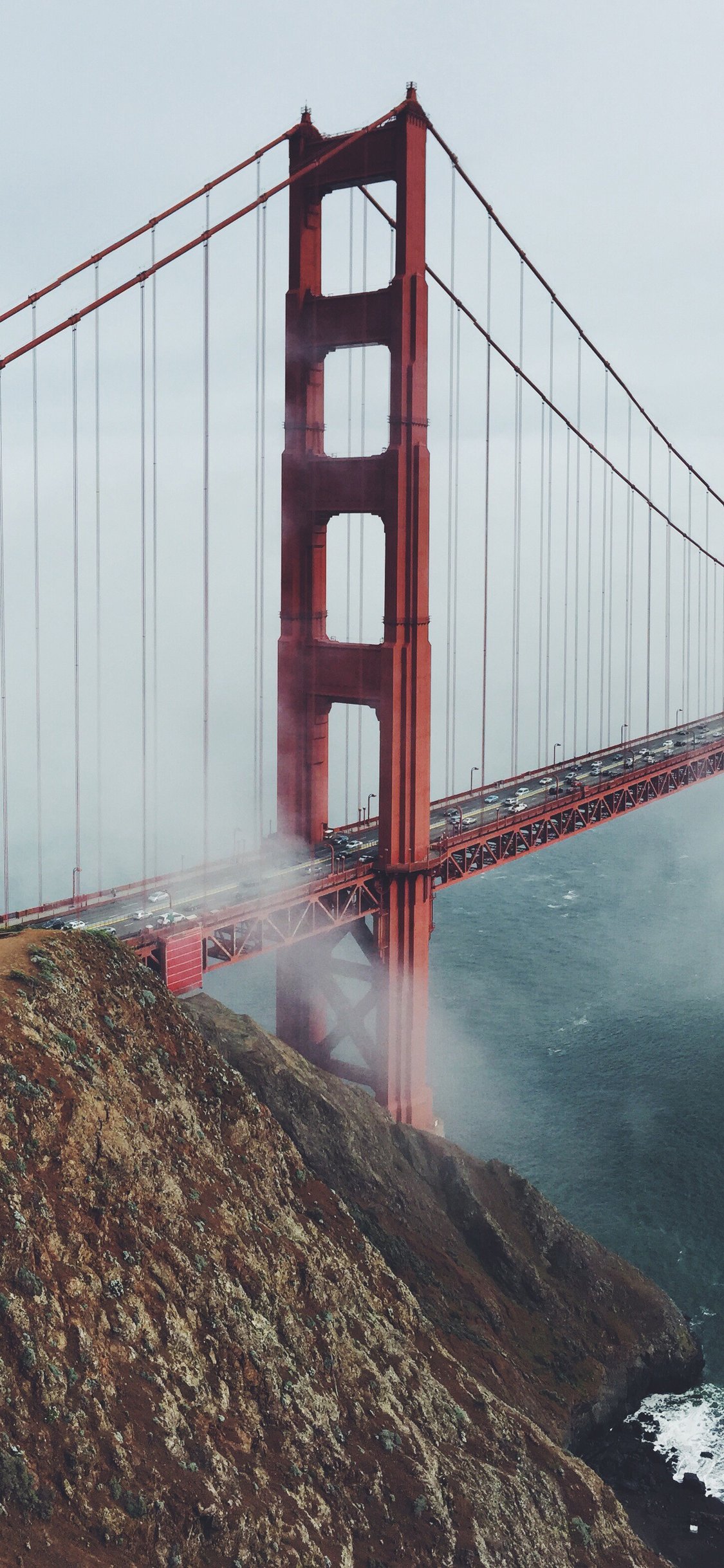 Fog hides the Golden Gate Bridge - Wallpapers for iPhone X/XS/11 Pro in 1125x2436 resolution