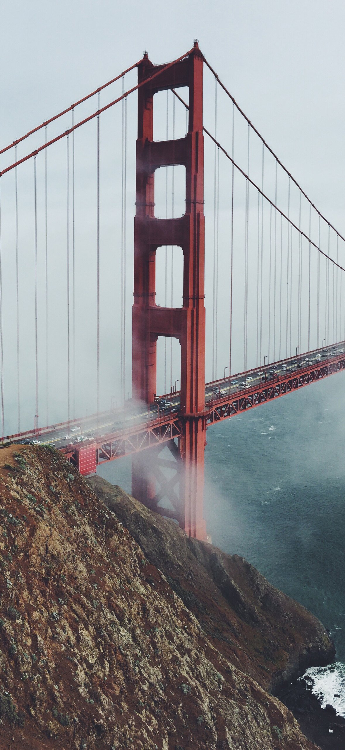 Fog hides the Golden Gate Bridge - Wallpapers for iPhone 14 Pro/15 Pro in 1179x2556 resolution