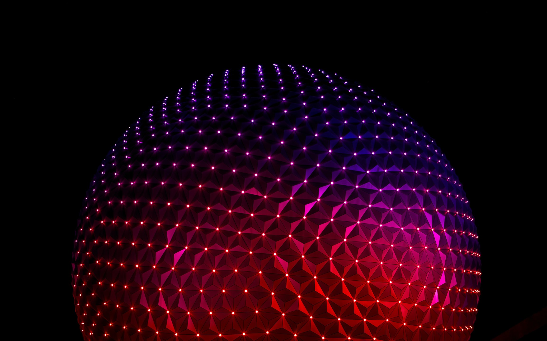 Polygonal ball - Wallpapers for Apple MacBook 12″ in 2304x1440 resolution