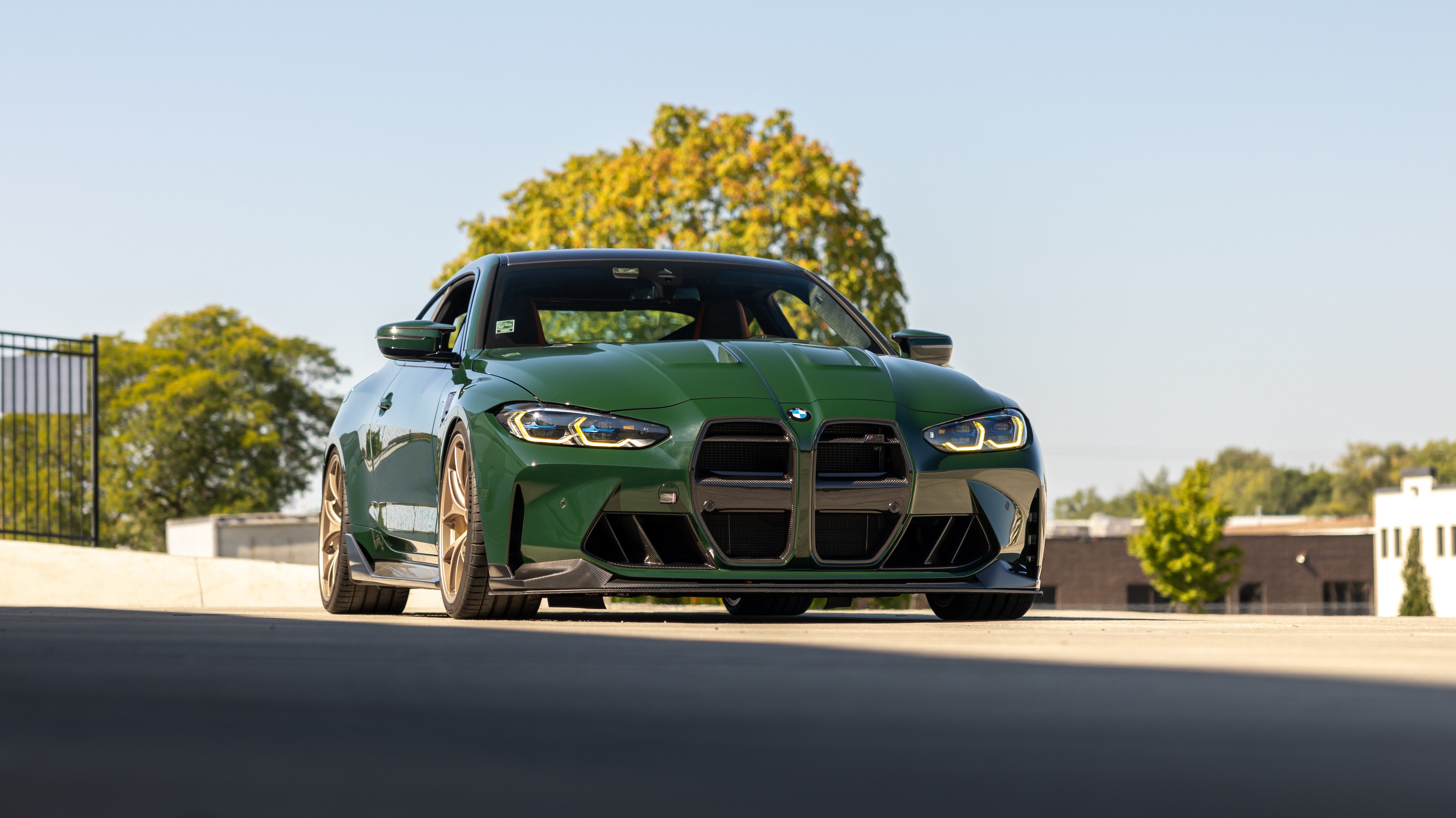 BMW M4 G82 with gold wheels - 5K wallpapers in 5120x2880 resolution