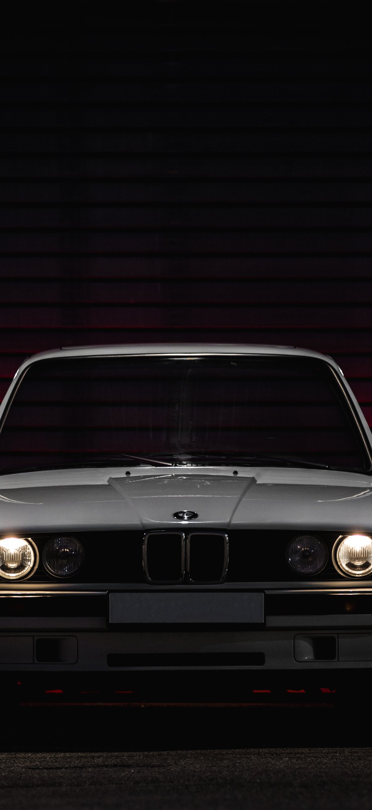 BMW 3 E30 front view - Wallpapers for iPhone 18 Pro/18/17 Pro/17/16 Pro in 1206x2622 resolution