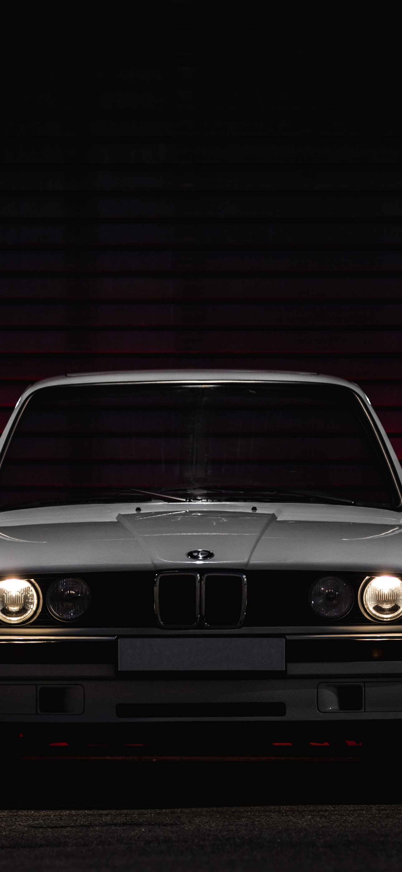 BMW 3 E30 front view - Wallpapers for iPhone 15 Pro Max/14 Pro Max in 1290x2796 resolution