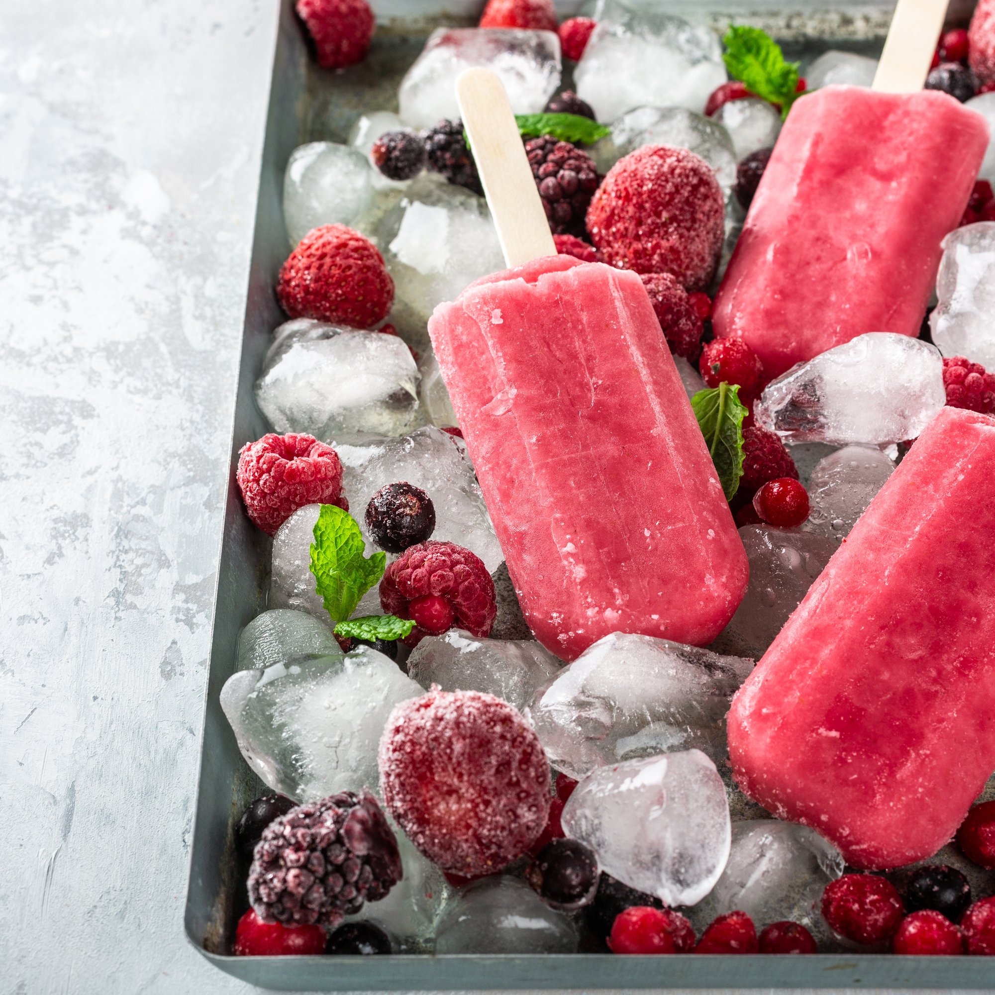 Berry red fruit ice - Wallpapers for Samsung/Xiaomi in 2000x2000 resolution