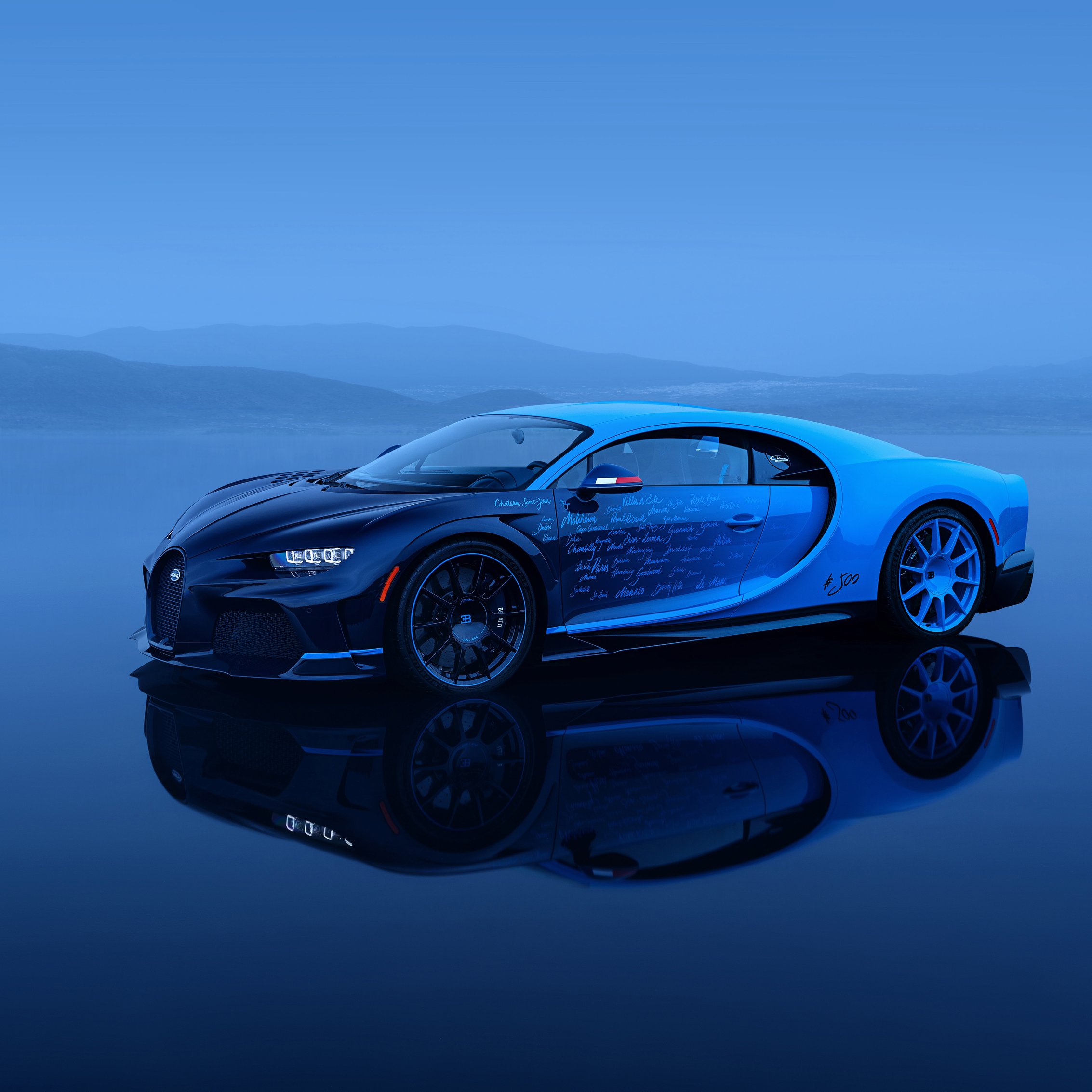 Blue Bugatti Unveils Chiron LUltime - Wallpapers for iPad mini 8.3″ in 2266x2266 resolution