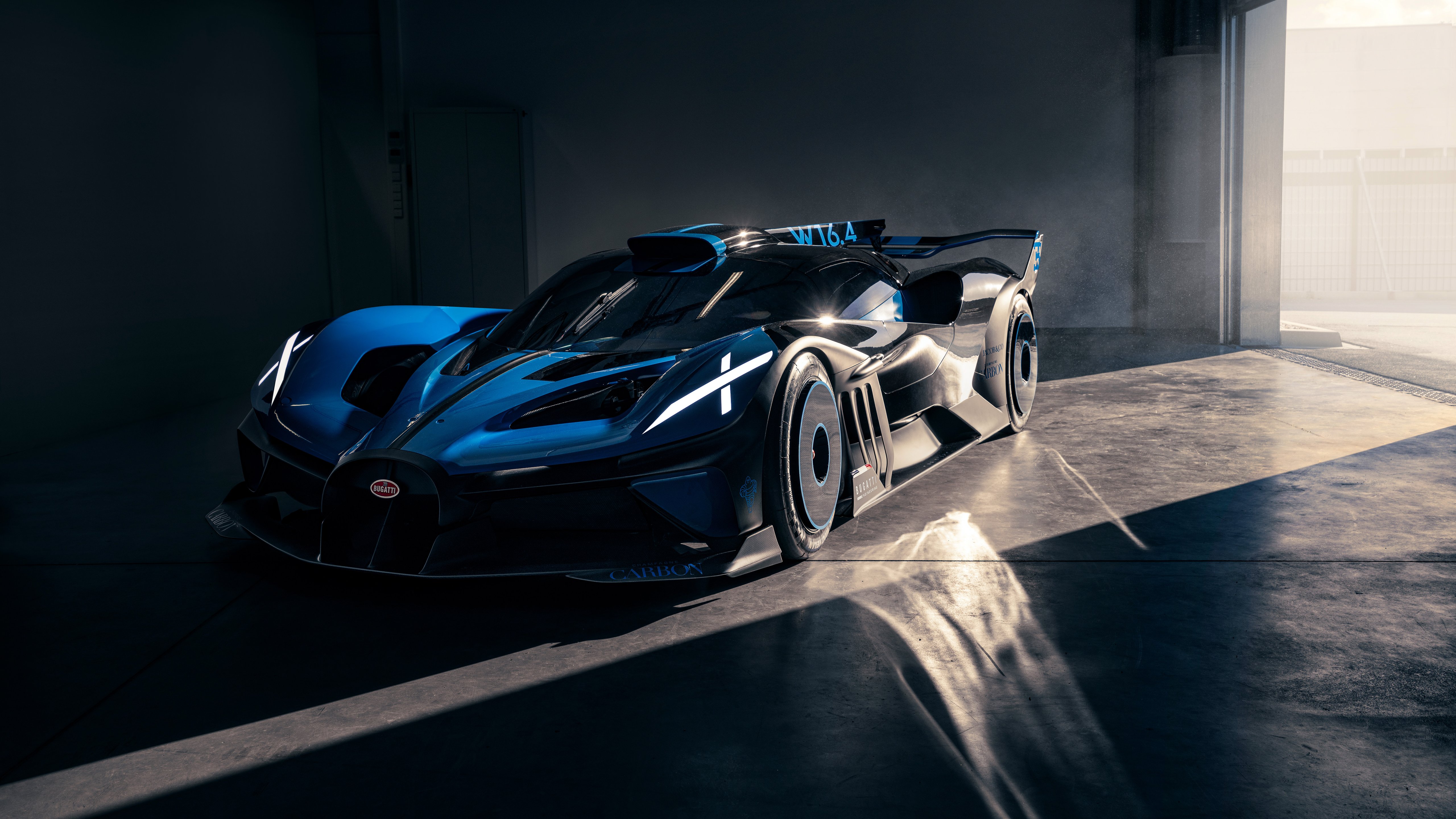 Bugatti Bolide side view - 5K wallpapers in 5120x2880 resolution