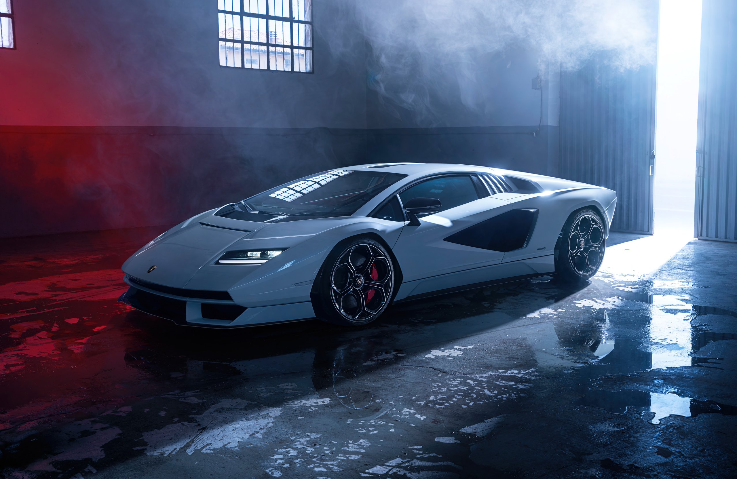 Lamborghini Countach LPI 800-4 side view - Wallpapers for Apple MacBook Air 13 M2″ in 2560x1664 resolution