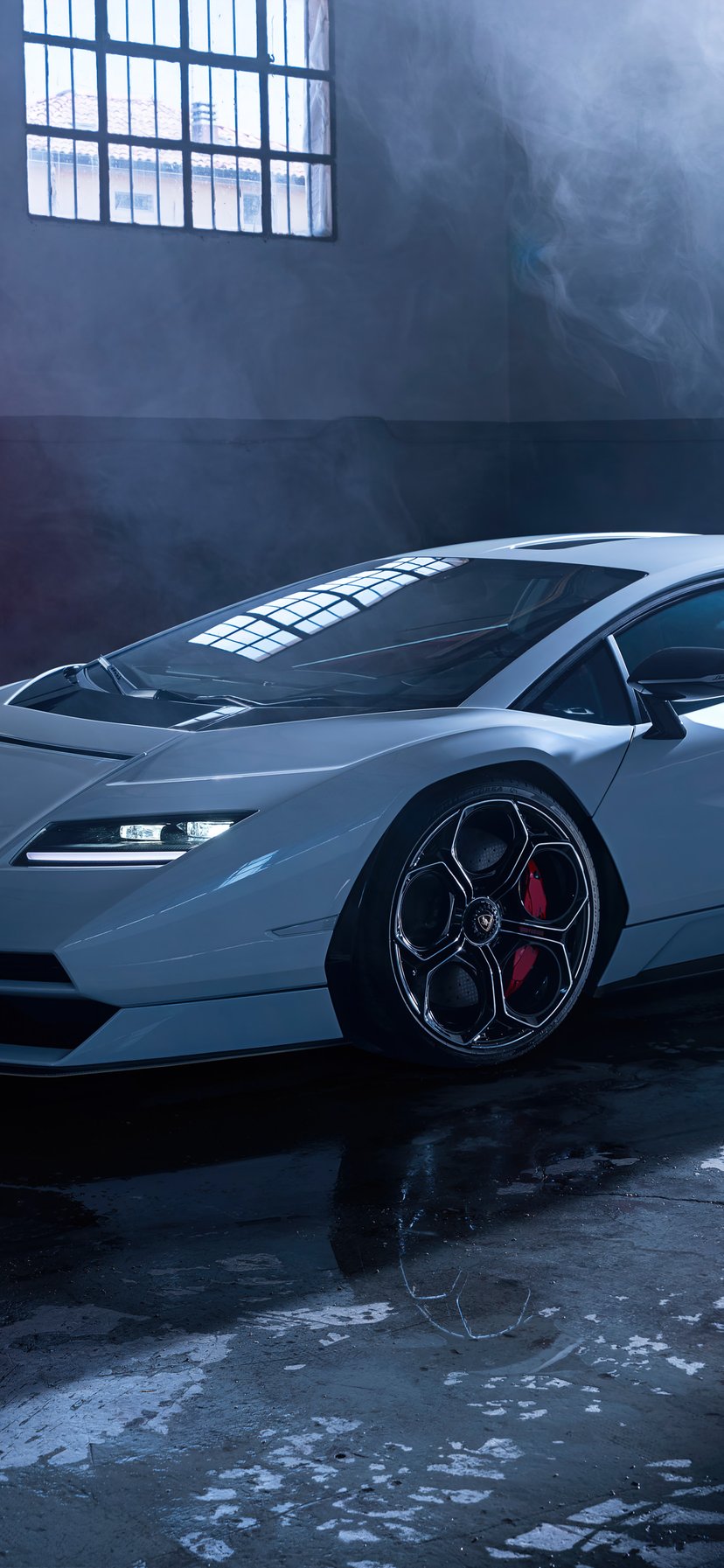 Lamborghini Countach LPI 800-4 side view - Wallpapers for iPhone 11/XR in 828x1792 resolution