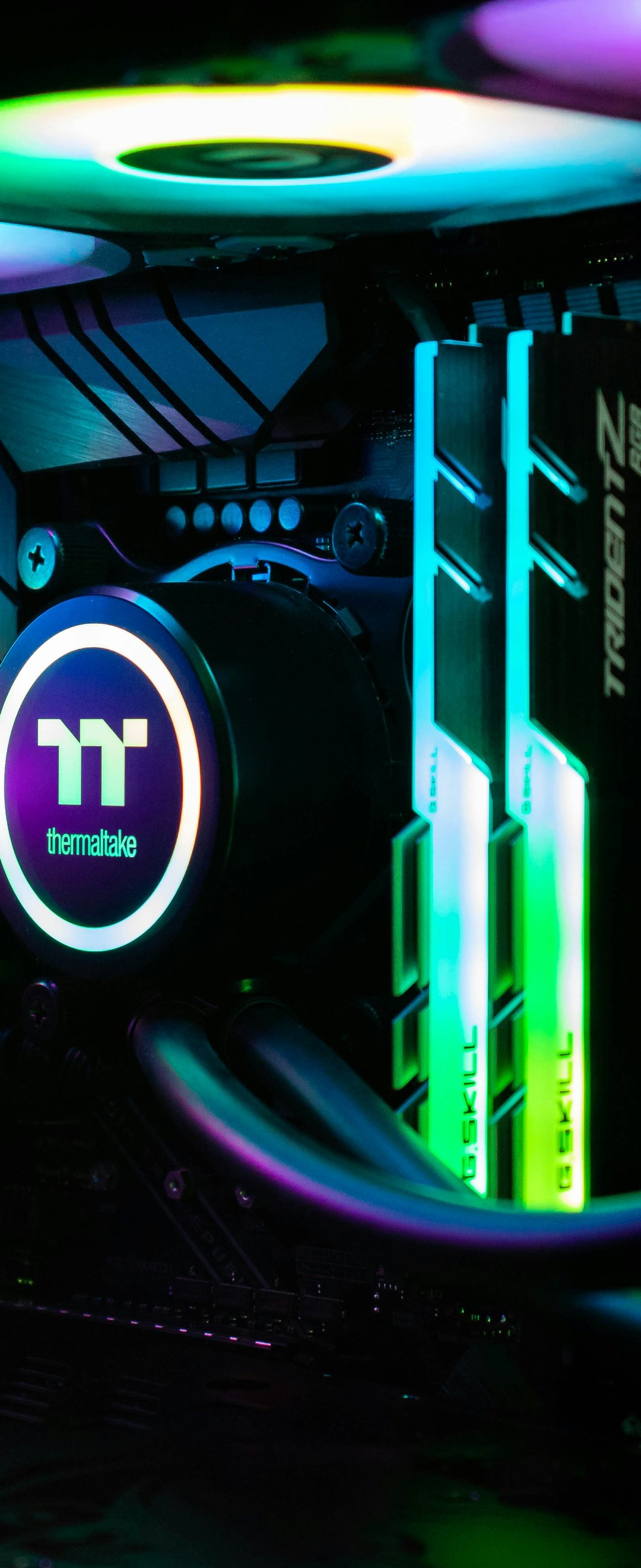 PC components with RGB backlight - Wallpapers for Samsung Galaxy Z Flip6, Motorola Razr 2025 in 1080x2640 resolution