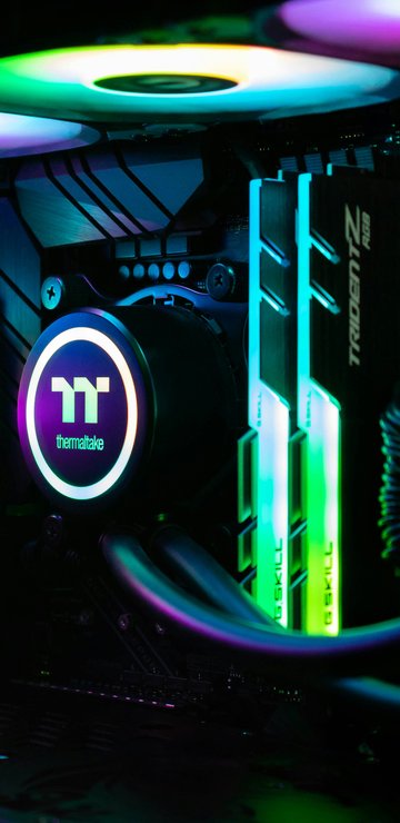 PC components with RGB backlight - Wallpapers for Samsung in 360x740 resolution