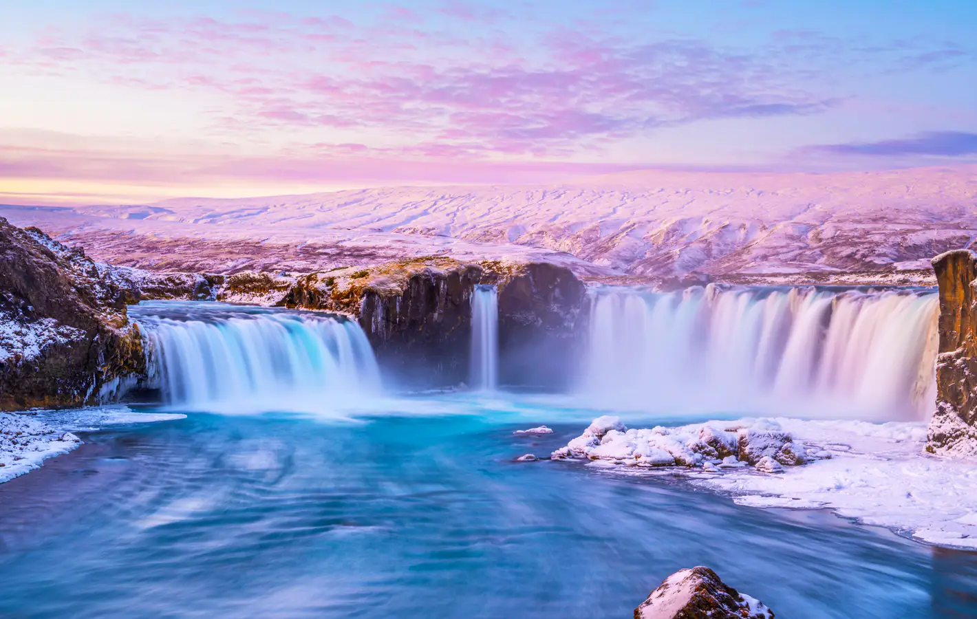 Icy waterfalls in Iceland in winter — Free Download Wallpapers in Full
