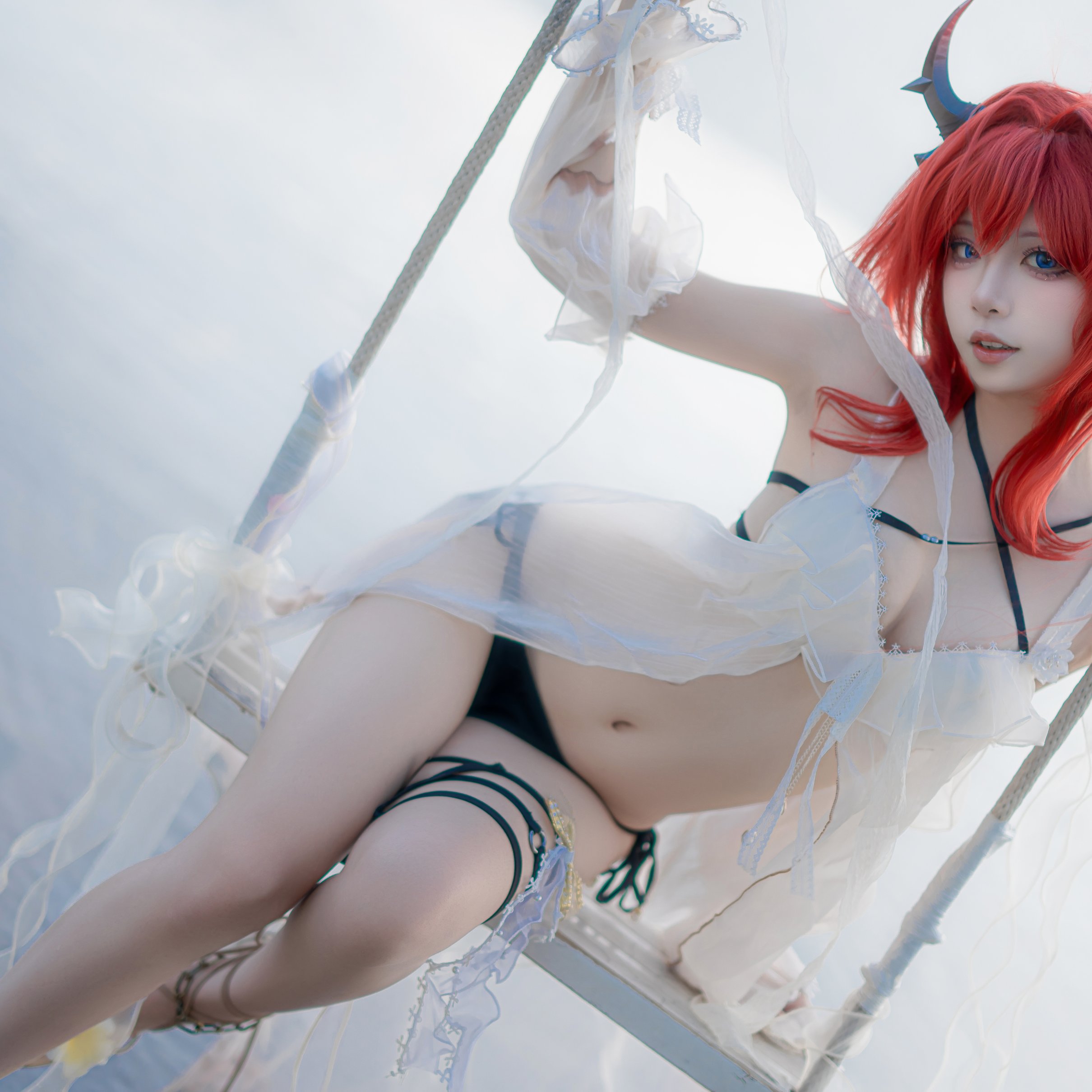 Cosplay Etsuko827 on Surtr from Arknights - Wallpapers for iPad Pro 11″ 2024 in 2420x2420 resolution