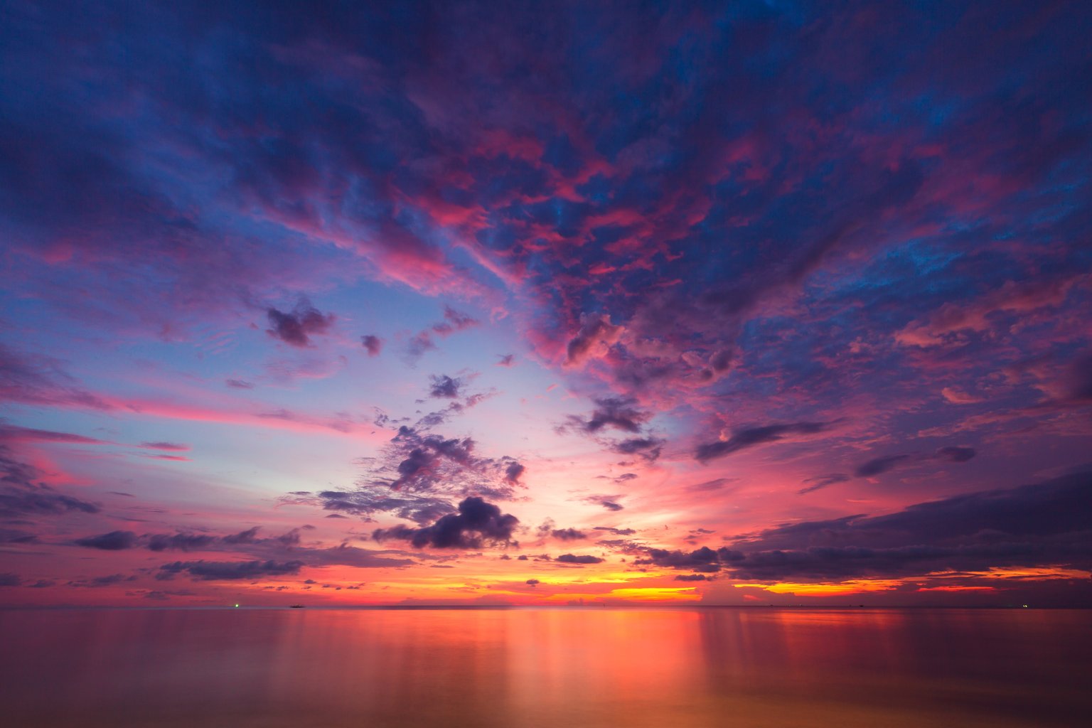 Evening sea with colorful orange sky - Microsoft Surface 12.4″ wallpapers in 1536x1024 resolution