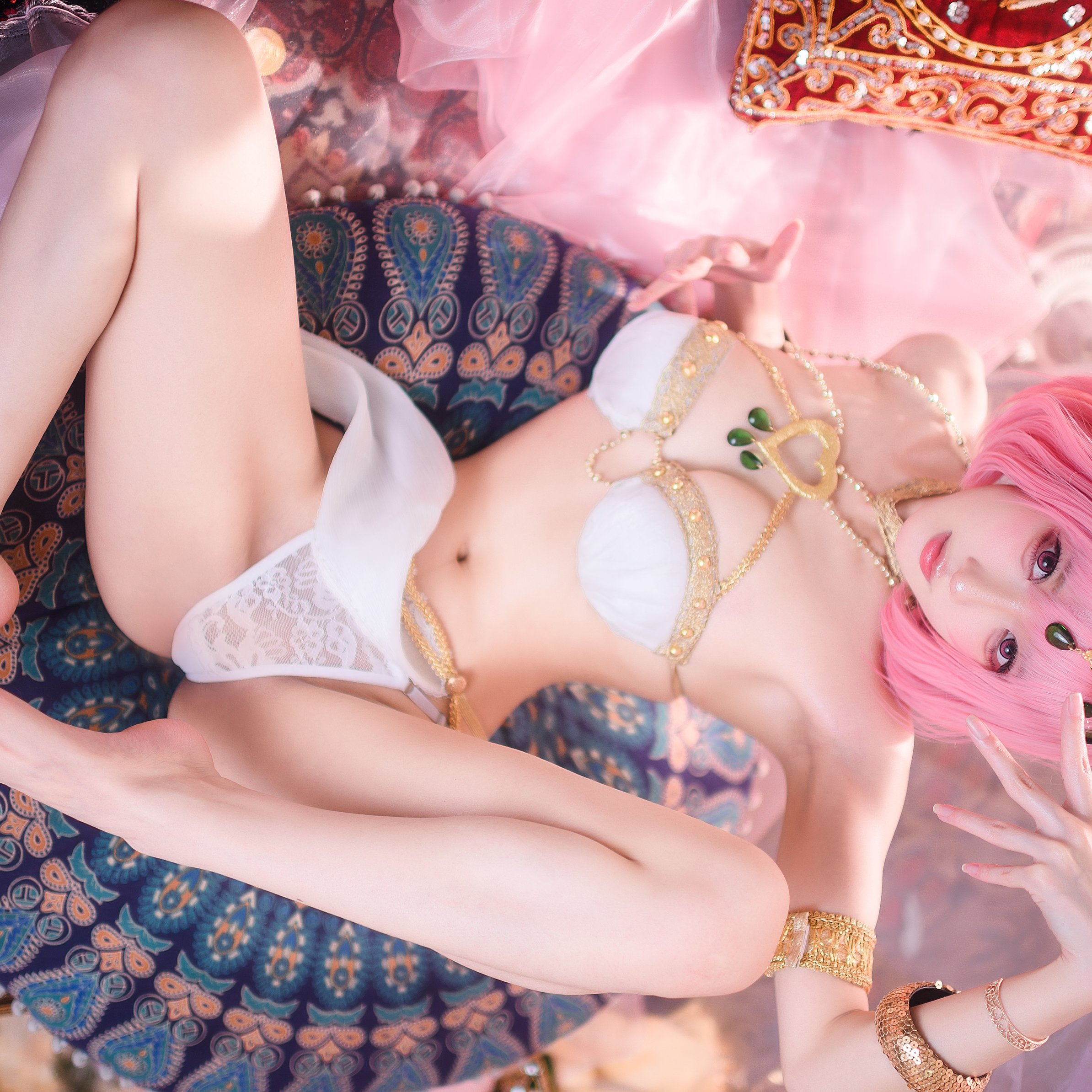 Abaoyeshitunia Cosplay at Momo Belia Deviluke - Wallpapers for iPad Pro 11″ in 2388x2388 resolution