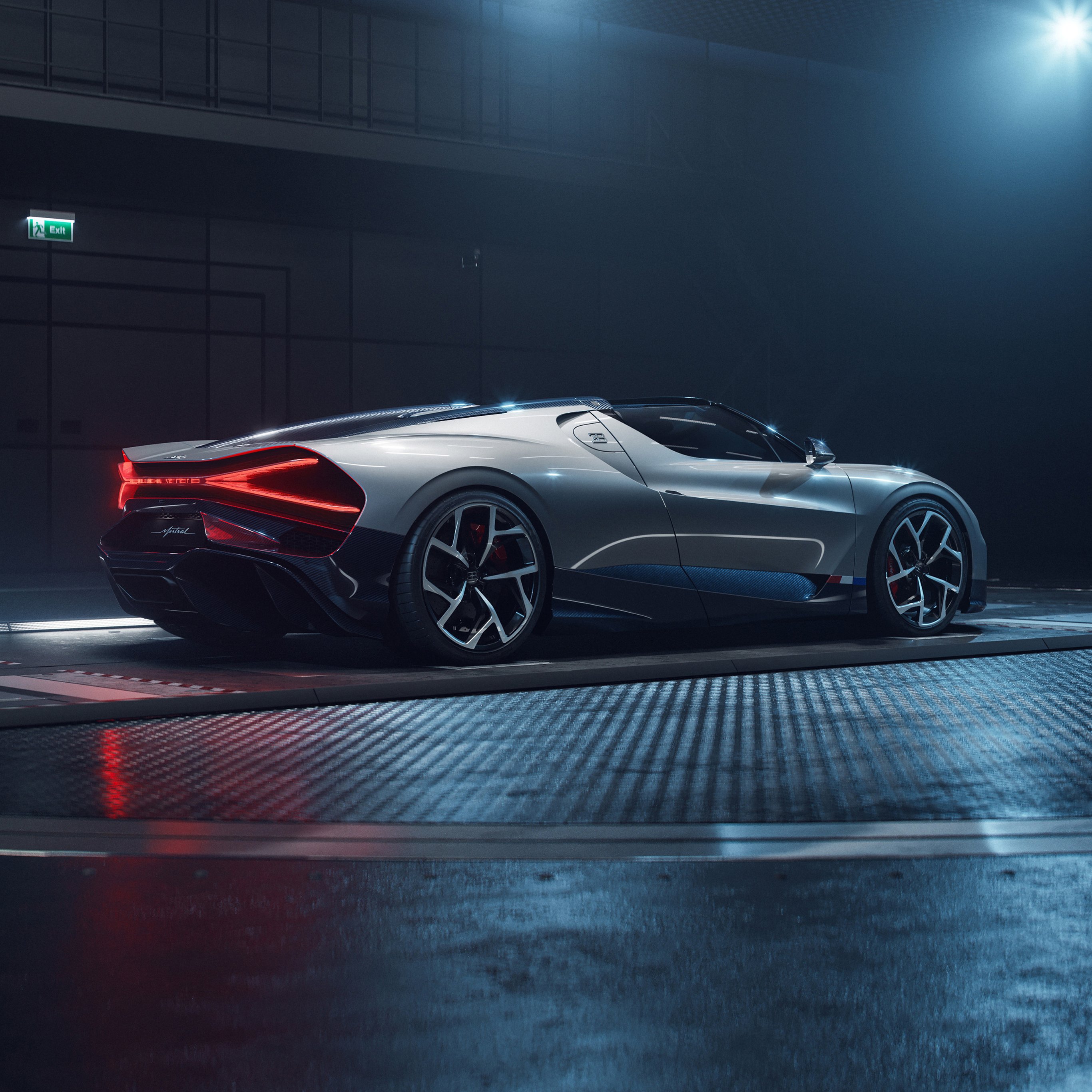 Bugatti Mistral W16 in studio - Wallpapers for iPad Pro 12.9″ in 2732x2732 resolution