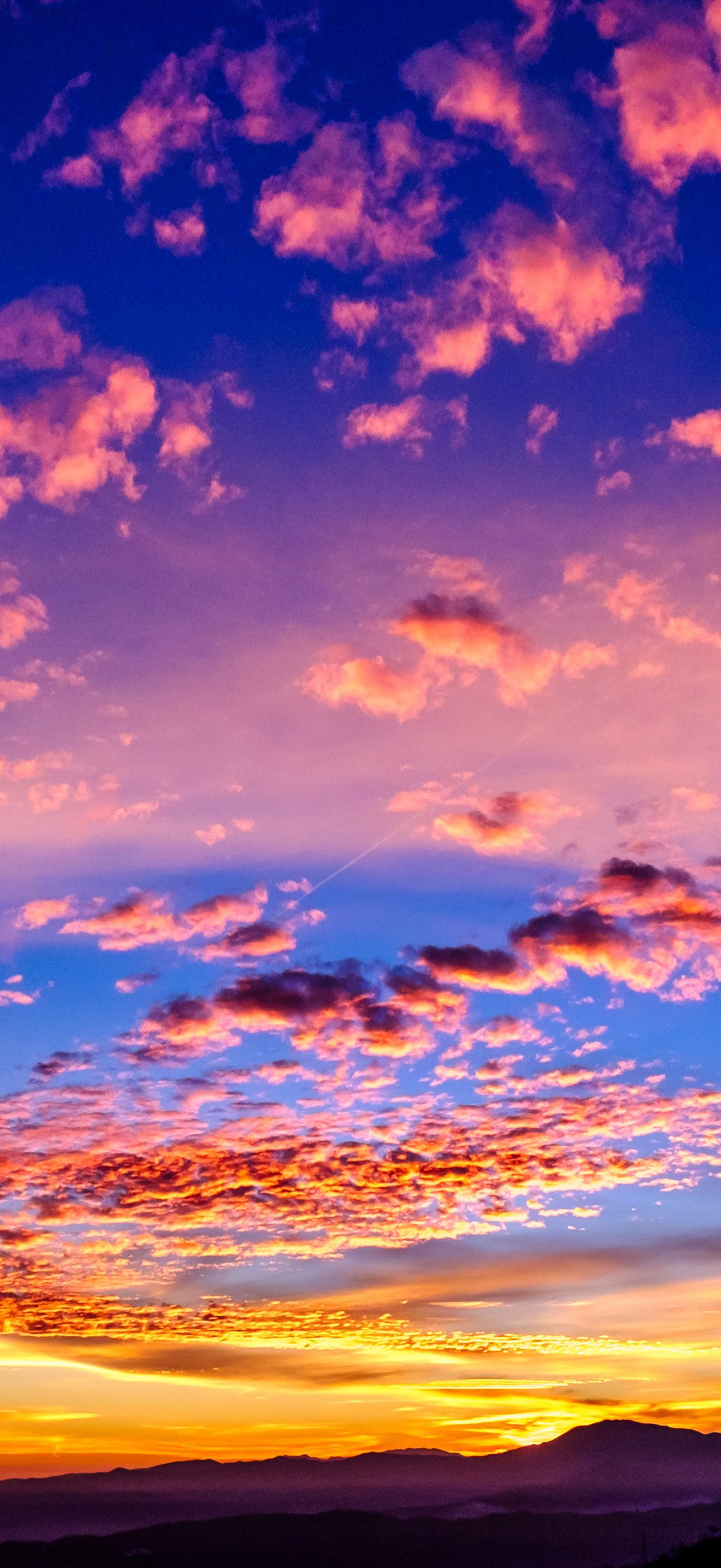 Red sunset with clouds - Wallpapers for iPhone 18 Pro Max/17 Pro Max/16 Pro Max in 1320x2868 resolution