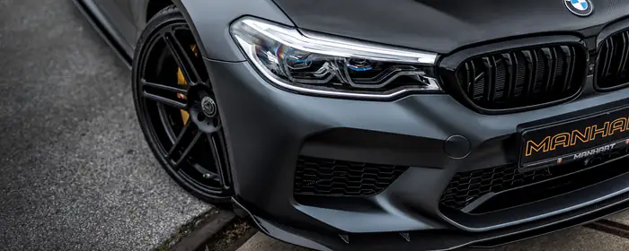 Обои машины: BMW M5, Manhart, седан, карбон