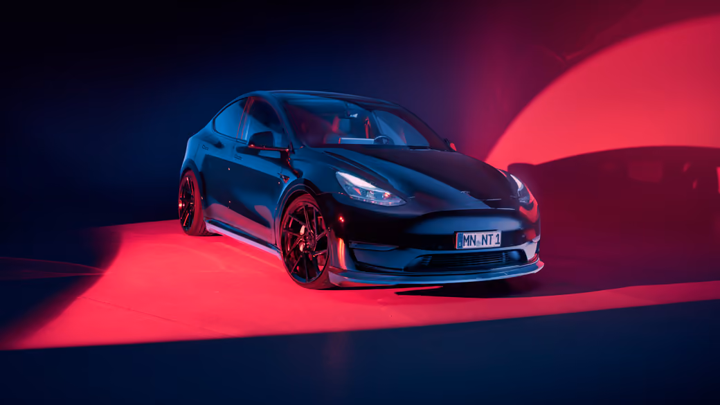 Tesla Model Y с обвесом Novitec - WSVGA обои в разрешении 1024x600
