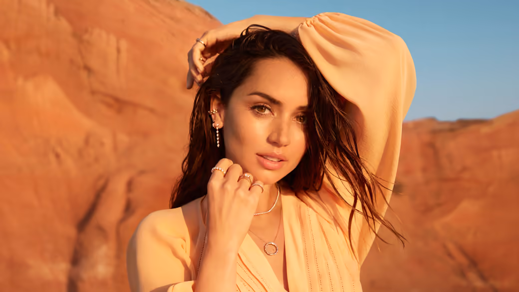 Ana de Armas posing with desert cliffs - Wallpapers for Samsung Galaxy A03s, Xiaomi Redmi 7A, POCO C3 in 720x1440 resolution
