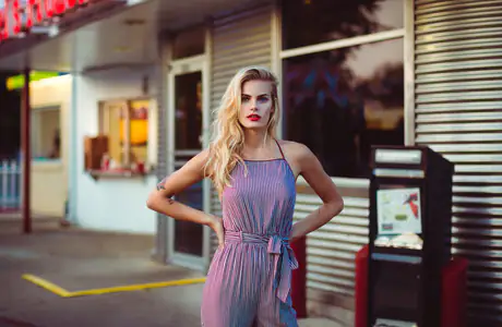 WSXGA+ clothes wallpapers (1680x1050): woman, makeup, blonde, outfit