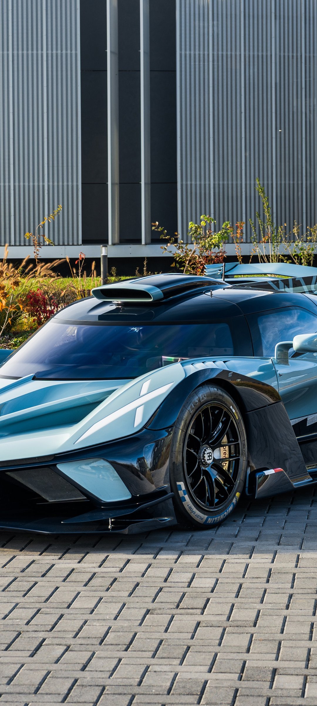 Bugatti Bolide hypercar front view - Wallpapers for Samsung Galaxy M55, POCO M4/X4/X5, Xiaomi Redmi 12/13/Note 13/Note 14/Note 14S in 1080x2400 resolution
