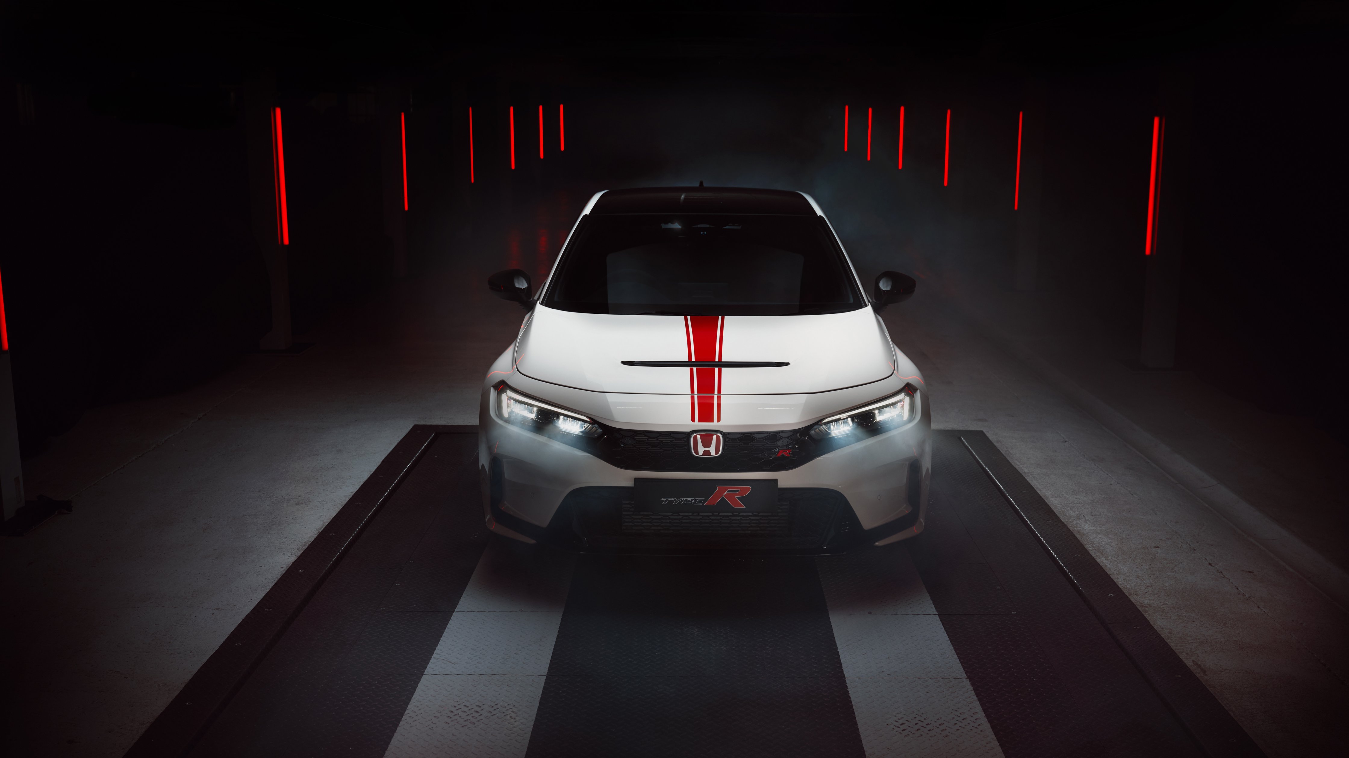 Honda Civic Type R Ultimate Edition спереди - Обои для Apple iMac 24″ в разрешении 4480x2520