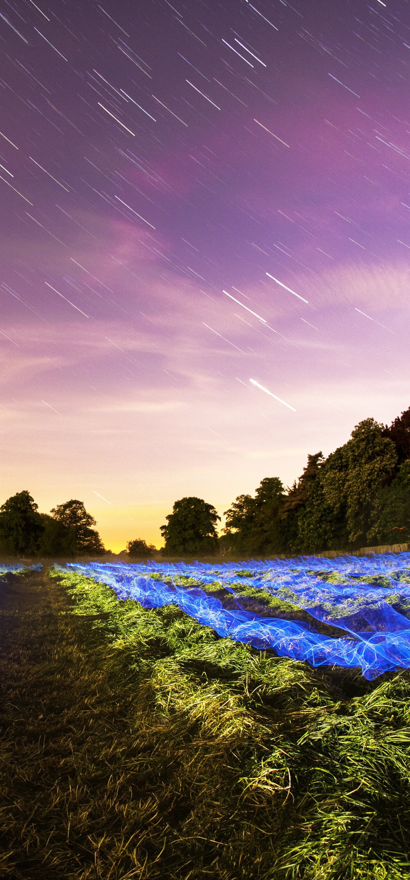Light trails of stars in the sky - Wallpapers for Samsung Galaxy S22 Ultra/S23 Ultra in 1440x3088 resolution