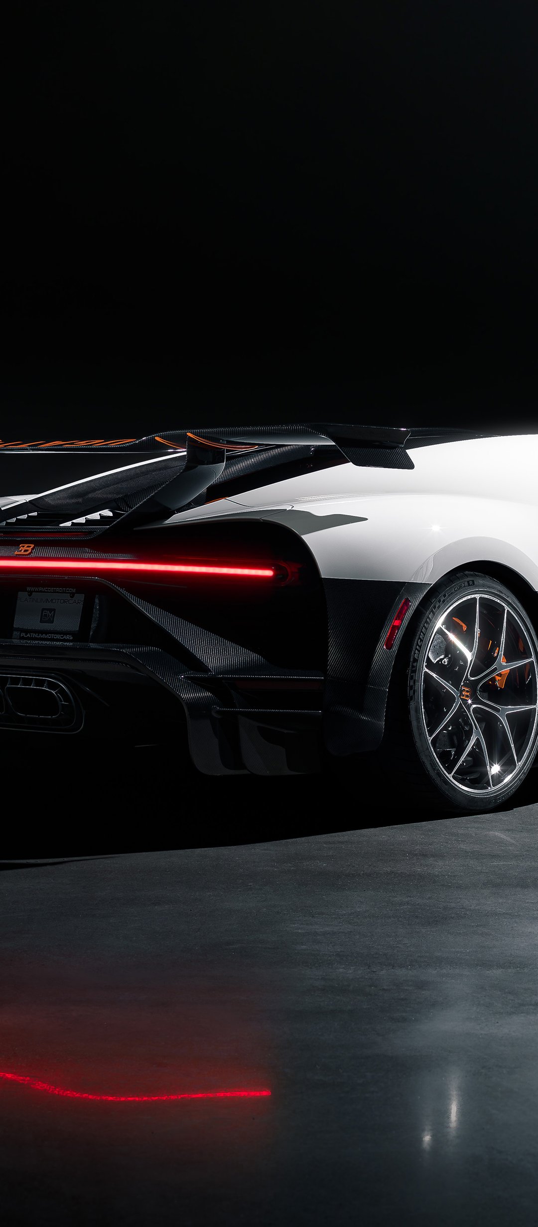 Bugatti Chiron Pur Sport with carbon fiber - Wallpapers for TECNO/Infinix in 1080x2460 resolution