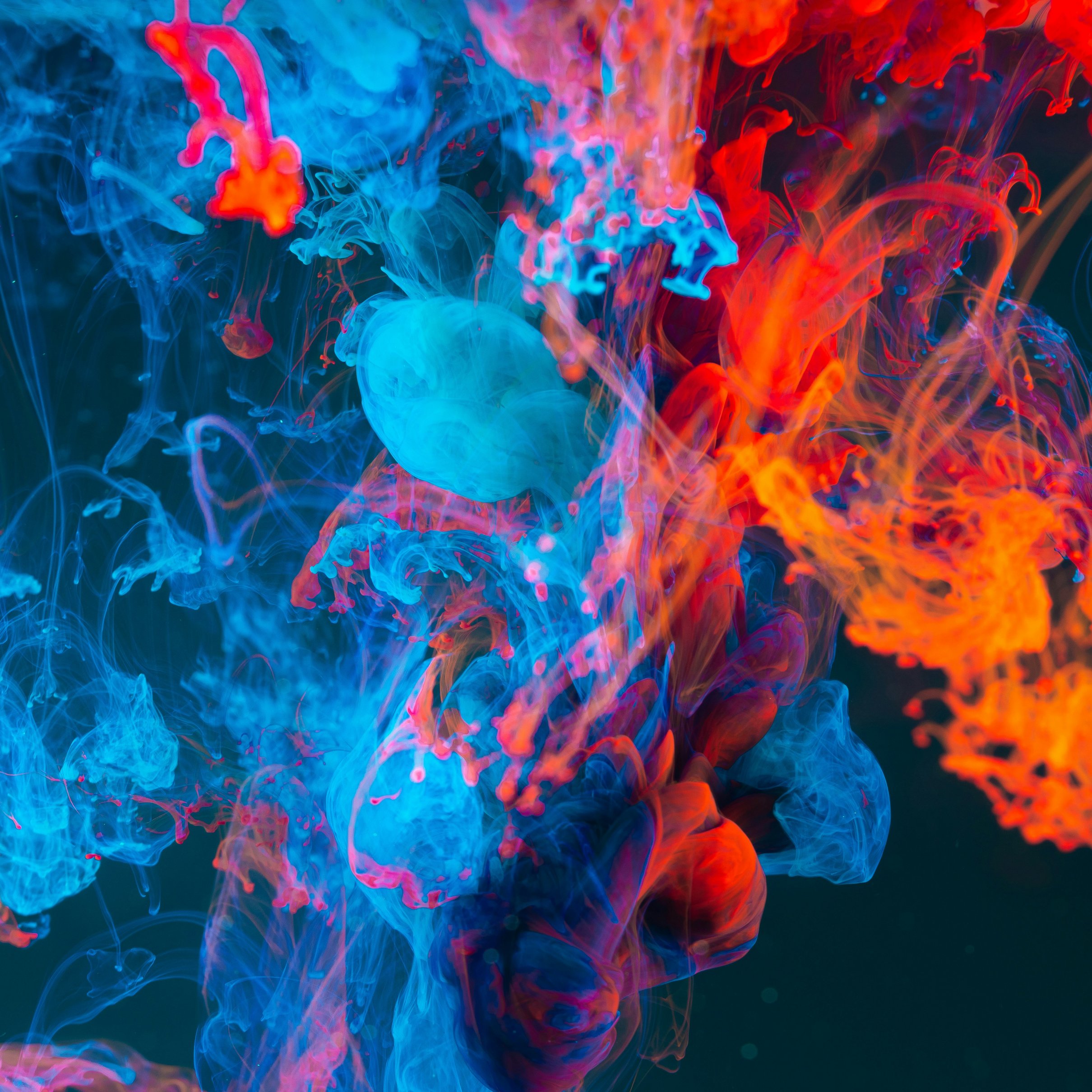 Mixing ink in water - Wallpapers for iPad Pro 11″ 2024 in 2420x2420 resolution