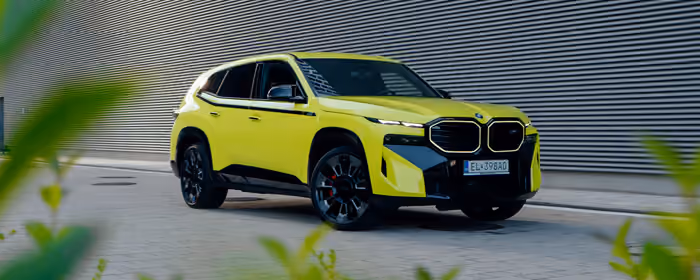 UltraWide 32:9 wallpapers (3840x1080): BMW XM, SUV, luxury car, parking