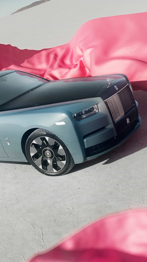 Rolls-Royce Phantom Luxury Sedan - Wallpapers for LG/ASUS in 480x854 resolution